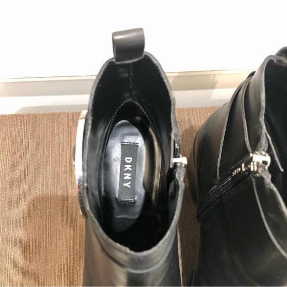 ❌SOLD❌DKNY black leather ankle boots with silver hardware. Size 7.5 Heel 2.5” - Picture 7 of 8
